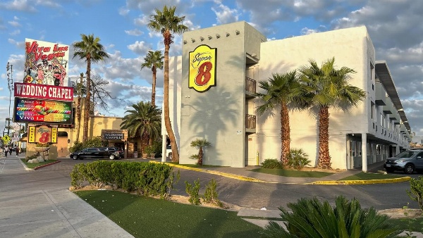 Super 8 by Wyndham Las Vegas North Strip/Fremont St. Area image 1